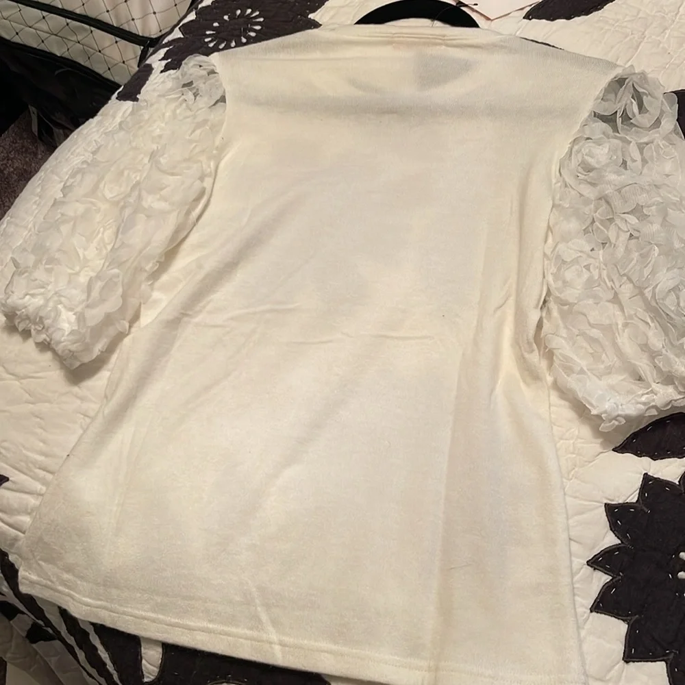 Flower Contrast Sleeve Sweater Short Sleeve Top - Picture 8 of 8